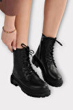 Kalın Taban Fermuarlı Postal Kadın Bot SİYAH