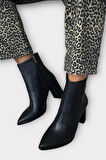 Kalın Topuk Sivri Burun Fermuarlı Kadın Bot SİYAH