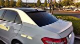 Mercedes w212 cam üstü spoiler piano black 2009+