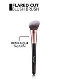 Flormar Flared Cut Blush Brush Yüz Makyajında Pratiklik Sağlayan Kesik Allık Fırçası