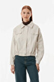 Kadın Ekru Kısa Suni Deri Cep Detaylı Astarlı Tarz Ceket HZL23W-BD110331