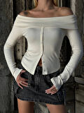 Kadın Beyaz Madonna Yaka  Düğme Detaylı Crop Bluz HZL25W-ZK11491