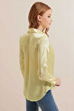 Kadın Açık Sarı Hafif Dökümlü Saten Yüzeyli Gömlek HZL22W-BD139641