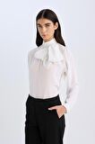 DeFacto Regular Fit Fiyonk Yaka Basic Düz Saten Uzun Kollu Bluz D3133AX24AUWT34