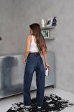 Arkadan tokalı jeans pantolon