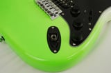 SMIGER L-G2 i6 WKG STRAT TİPİ ELEKTRO GİTAR DAHİLİ EFEKTLİ WHITE GREEN