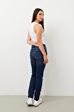 Kadın Orta Bel Düz Dar Kesim Jean Pantolon Lacivert