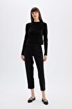 DeFacto Regular Fit Bisiklet Yaka Premium Basic Düz Crop Triko Kazak C9047AX24WNBK27