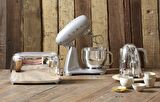 Smeg SMF02SVEU Hamur Karıştırma Makinesi Full Retro Gümüş