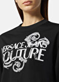 Versace Jeans Couture Yuvarlak Yaka Baskılı Siyah Kadın T-Shirt 76HAHG01