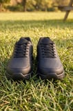 Urban Pure Black Comfort: Minimalist Kömür Kadın Spor Ayakkabı