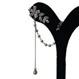 Uretti - Melik 9215 Taşlı Çiçek ve İnci Detaylı Şık Model Kıkırdak Küpe