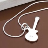 Manuel Raymond GKU Gümüş Gitar Kolye Ucu | Müzisyenler İçin Şık Aksesuar