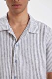 DeFacto Relax Fit Yazlık Pamuklu Çizgili Kısa Kollu Gömlek D4621AX24HSIN260