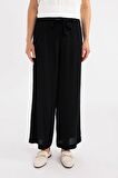 DeFacto Culotte Geniş Paça Krinkıl Viskon Kapri C9565AX24SMBK81