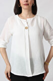 B-0273 KOLU APOLETLİ YAKASI DÜĞME AKSESUARLI GİZLİ PİLELİ KETEN KADIN BÜYÜK BEDEN BEYAZ BLUZ 