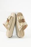 Calie Kadın Anatomik Comfort İki Bantlı Gold Detay Tokalı Esnek Yazlık Günlük Flat Sandalet Terlik