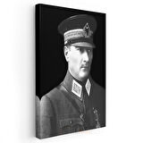 Şapkalı Komutan - Siyah Fonda Askeri Portre Kanvas Tablo
