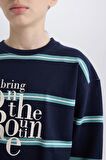 DeFacto Erkek Çocuk Oversize Geniş Kalıp Bisiklet Yaka Baskılı Sweatshirt D1907A824WNNV135