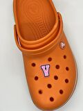 V Harfi Temalı Crocs Süsü