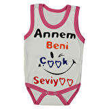 Kız Bebek Beyaz Fuşya Biyeli Annem Beni Seviyor Yazılı Askılı Zıbın