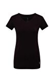 . Kadın Siyah Kısa Kollu V Yaka T-Shirt