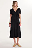 Kadın Standart Fit Normal Kesim V Yaka Gofre Midi Siyah Elbise