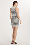 Kadın Slim Fit Dar Kesim Sıfır Kol Bisiklet Yaka Çizgili Elbise