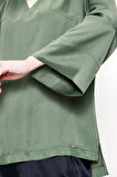Yeşil V yaka  saten bluz 19828 | M