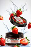 Nemlendirici Besleyici Arındırıcı Vücut Peelingi Çilek Aromalı 300 gr
