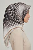 Armine Sura İpek Eşarp 21Ka8612 04