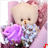 PVC Kutulu,Pelüş Ayıcık ve Mor Güllü Kuru Çiçek Buketi 26cmx11cm