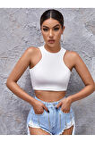 Beyaz Renk Halter Yaka Düz Desensiz Likralı Slim Fit Crop Top Bluz