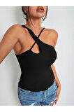 Siyah Renk Asimetrik Yaka Düz Desensiz İnce Çarpaz Askılı Likralı Fitilli Kaşkorse Crop Top Bluz