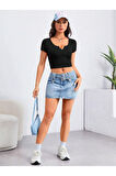Geniş U Yaka Siyah Renk Fitilli Kısa Kollu Slim Fit Crop Top Bluz