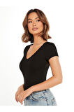 V Yaka Siyah Renk Fitilli Kısa Kollu Slim Fit Crop Top Bluz
