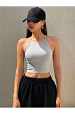 Askılı Halter Yaka Yüzücü Sırtlı Gri Renk Fitilli Crop Top Bluz