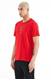 Kırmızı Minimal Yazı Baskılı O Yaka Standart Kalıp Erkek T-Shirt - 88227 | M