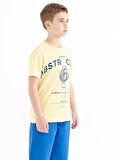 Sarı Yazı Baskı Detaylı O Yaka Standart Kalıp Erkek Çocuk T-Shirt - 11103 | 3-4