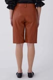 Deri Görünümlü Bermuda Taba Pantolon   Taba