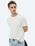 Ekru Jakarlı Bisiklet Yaka Pamuk Karışımlı T-Shirt