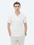 Beyaz Jakarlı Küba Yaka Pamuk Karışımlı T-Shirt