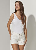 White by Nature Normal Bel Normal Beyaz Kadın Şort 330005