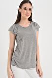 Kolları Büzgü Detaylı T-shirt