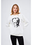 Cumhuriyet Koleksiyonu Atatürk Baskılı Sırtı İmzalı Sweatshirt 