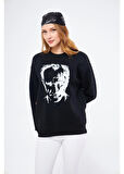 Cumhuriyet Koleksiyonu Atatürk Baskılı Sırtı İmzalı Sweatshirt 