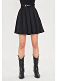 Deri Kemerli Pileli Kısa Etek 