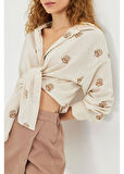 Çiçek Nakışlı Bambu Keten Görünümlü Gömlek 