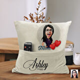 BK Gift Kişiye Özel Anne Karikatür Tasarımlı Organizer Kumanda ve Atıştırmalık Cepli Sarı Kırlent Ya