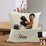 BK Gift Kişiye Özel Piyanist Karikatür Tasarımlı Organizer Kumanda ve Atıştırmalık Cepli Sarı Kırlen